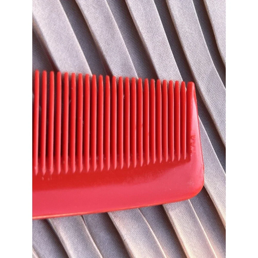 Vintage Wil-Hold Red Barber Comb￼